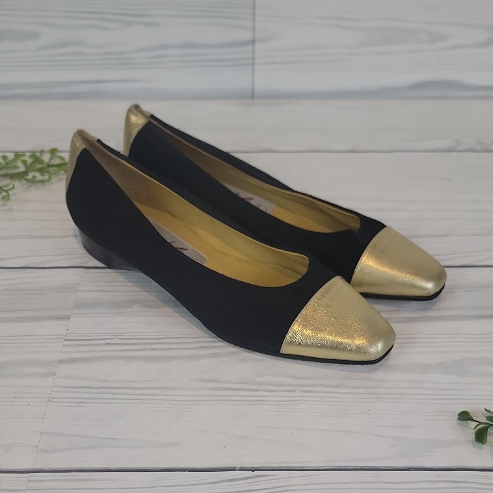 Vintage Joan & David Black and Gold Women's Flats Italien Womens Size 7.5